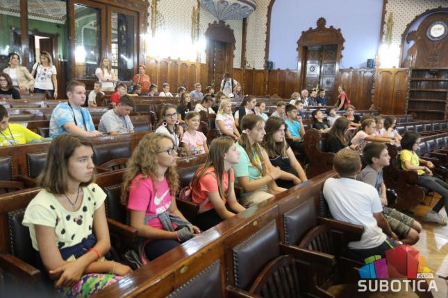 Deca iz Gline posetila Tavankut