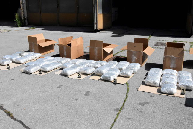 Policija presrela automobil na Paliću, u njemu pronašli 50 kilograma marihuane