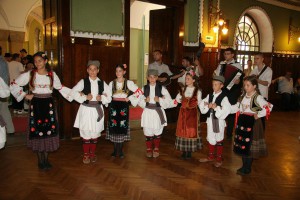 Dužijanca malenih 2012, ceremonija predaje hleba