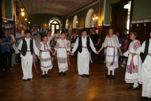 Dužijanca malenih 2012, ceremonija predaje hleba
