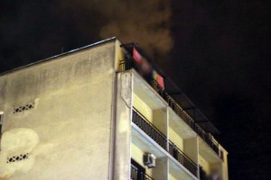 Požar u stambenoj zgradi i uspešna intervencija vatrogasaca