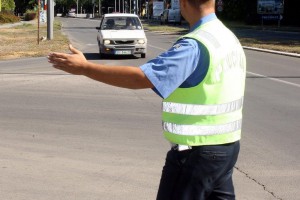 Osnovci i saobraćajna policija u akciji "Limun ili jabuka"
