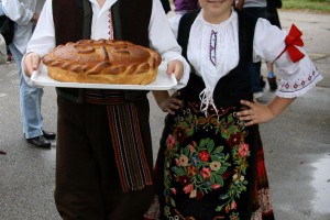 Deca iz Gnjilana u poseti OŠ "Sonja Marinković"