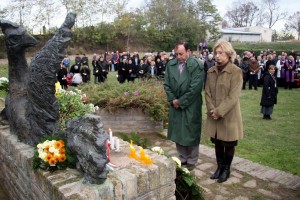 "Ptica slomljenih krila" - Odavanje počasti pogubljenima