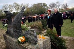 "Ptica slomljenih krila" - Odavanje počasti pogubljenima