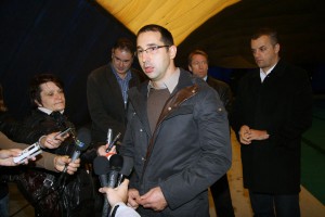 Postavljanje zaštitnog balona na bazen u Dudovoj šumi