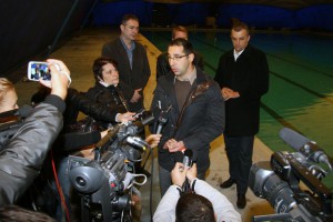 Postavljanje zaštitnog balona na bazen u Dudovoj šumi