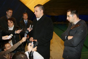 Postavljanje zaštitnog balona na bazen u Dudovoj šumi