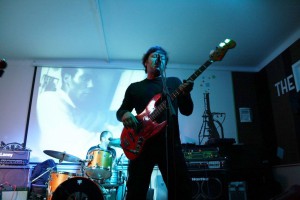 Koncert bendova "Nebo je crveno" i "Kazna za uši"