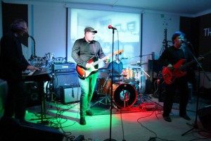 Koncert bendova "Nebo je crveno" i "Kazna za uši"