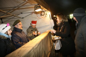 Doček Nove godine na Gradskom trgu -  Henrietta Der i grupa "Sugarloaf"