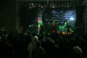 Doček Nove godine na Gradskom trgu -  Henrietta Der i grupa "Sugarloaf"