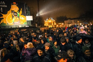 Osveštanje i paljenje badnjaka na Trgu