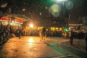 Osveštanje i paljenje badnjaka na Trgu