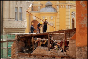 Narodno pozorište u odmakloj fazi rušenja (album za podsećanje)