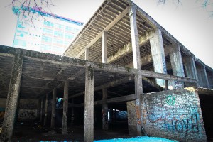 Pripreme za rušenje betonskog skeleta