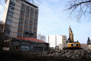 Srušen skelet kod Otvorenog univerziteta