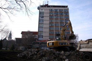 Srušen skelet kod Otvorenog univerziteta