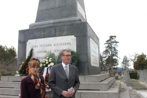 Ambasador Ruske federacije položio venac na spomenik Sovjetskim oslobodiocima