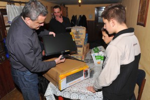 Nova akcija "Srce za decu": Ceca Kitić posetila porodice Vukotić i Kuktin (foto: Oliver Bunić)