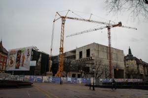 Gradilište Narodnog pozorišta (poseta Pajtića i Pastora)