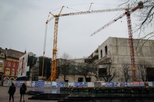 Gradilište Narodnog pozorišta (poseta Pajtića i Pastora)