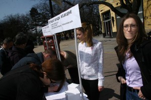 SNS, potpisivanje peticije protiv vojvođanske deklaracije