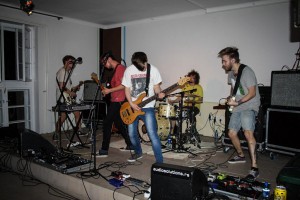 Nastup švedskog post rok benda "Dorena"