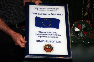 Uručivanje priznanja Evropskog pokreta BiH gradu Subotici