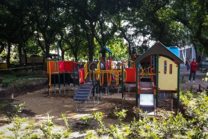 Radovi na izgradnji dečjeg igrališta kod Franjevačke crkve