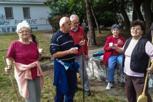 Korisnici Gerontološkog kluba "Kertvaroš" uređivali okolinu