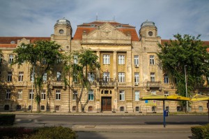 Fasada na objektu Srednje tehničke škole "Ivan Sarić"