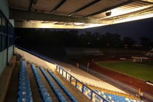 Gradski stadion pod sjajem pomoćnih reflektora