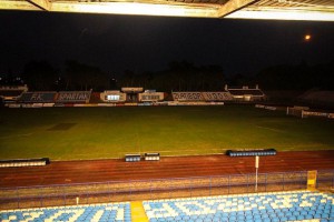 Gradski stadion pod sjajem pomoćnih reflektora
