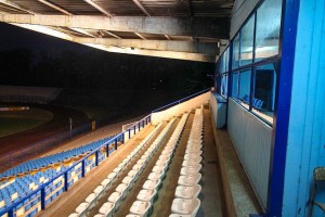 Gradski stadion pod sjajem pomoćnih reflektora