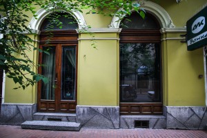 Iseljavanje enterijera subotičkog kafea "Papillon"