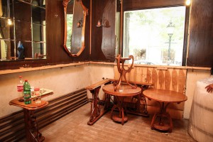 Iseljavanje enterijera subotičkog kafea "Papillon"