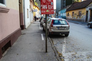 Kombinovani parking i pešačka staza u ulici Vuka Karadžića