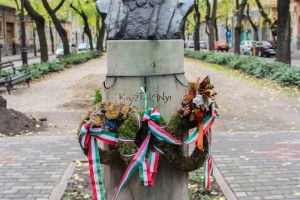 Radovi na izgradnji novog spomenika Deže Kostolanjiju