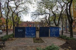 Radovi na izgradnji novog spomenika Deže Kostolanjiju