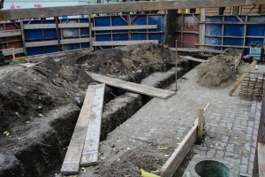 Radovi na izgradnji novog spomenika Deže Kostolanjiju