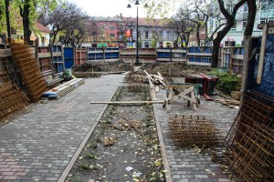 Radovi na izgradnji novog spomenika Deže Kostolanjiju