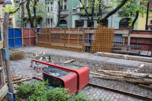 Radovi na izgradnji novog spomenika Deže Kostolanjiju