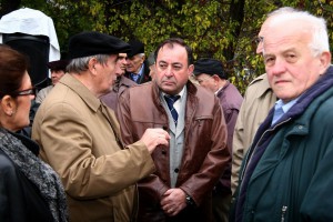 Polaganje venaca na spomenik "Balada vešanih"