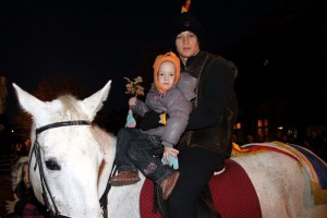 Badnji dan - kulturno-umetnički program, paljenje badnjaka i narodno veselje