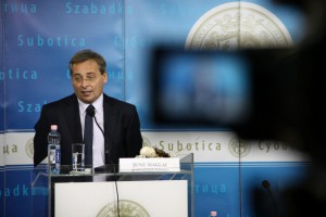 Vanredna konferencija za medije gradonačelnika Jenea Maglaija