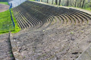 Postavljanje stubova i noseće konstrukcije za semafor