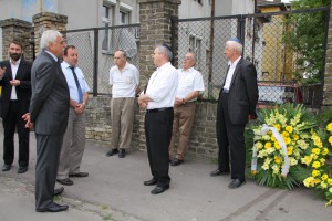 Polaganje venaca na spomenik stradalim Jevrejima