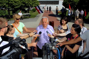 Polaganje venaca na spomenik Žrtvama fašizma