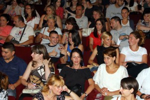 Standup show "Komedija s'nogu"